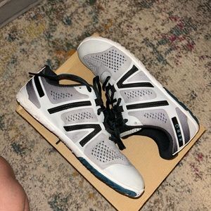XERO HFS barefoot shoe women size 7